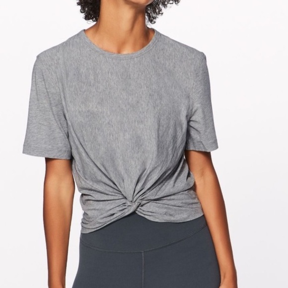 LULULEMON CRESCENT TEE KNOT GREY HEATHERED size 6 - Picture 5 of 5